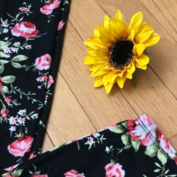 Floral Rose leggings 🌹  - Picture 3 of 4